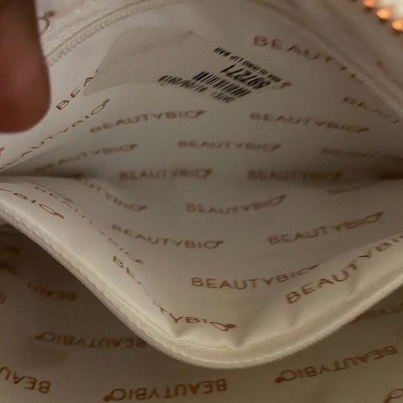 Nice Cellphone Crossbody Bag. - Picture 2 of 3